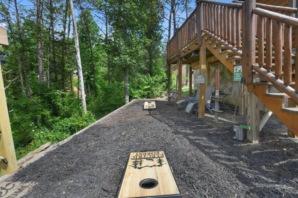 Enchanted Forest Cabin And Teepee! Lights & Laser Show! Private Hot Tub! Unique Stay! Sevierville Eksteriør bilde