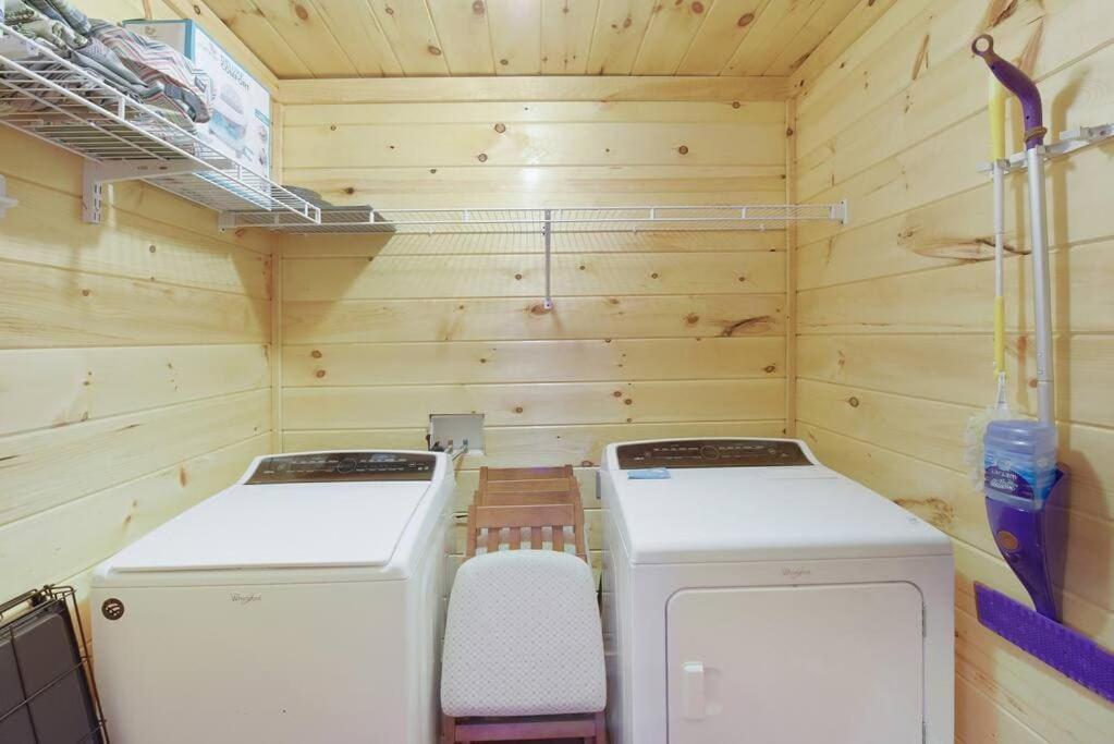 Enchanted Forest Cabin And Teepee! Lights & Laser Show! Private Hot Tub! Unique Stay! Sevierville Eksteriør bilde