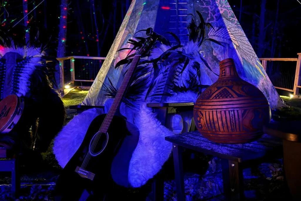 Enchanted Forest Cabin And Teepee! Lights & Laser Show! Private Hot Tub! Unique Stay! Sevierville Eksteriør bilde