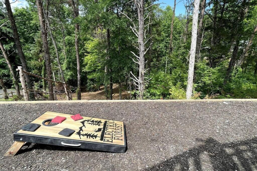 Enchanted Forest Cabin And Teepee! Lights & Laser Show! Private Hot Tub! Unique Stay! Sevierville Eksteriør bilde