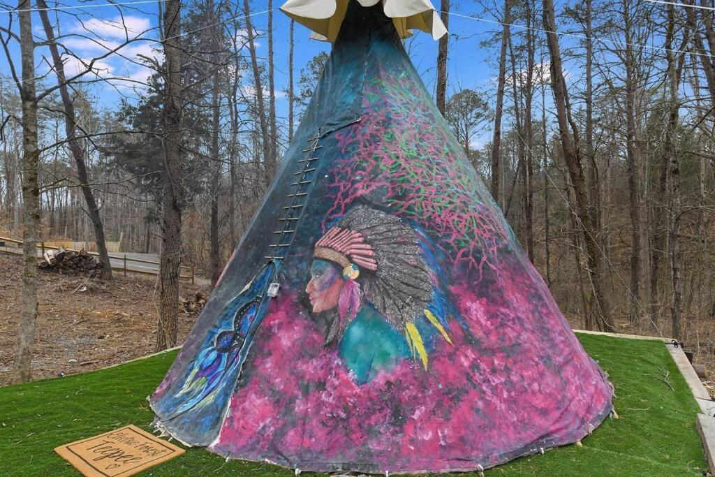 Enchanted Forest Cabin And Teepee! Lights & Laser Show! Private Hot Tub! Unique Stay! Sevierville Eksteriør bilde