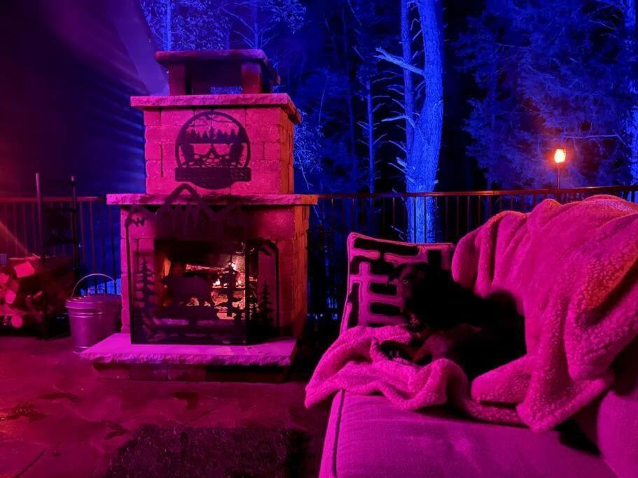 Enchanted Forest Cabin And Teepee! Lights & Laser Show! Private Hot Tub! Unique Stay! Sevierville Eksteriør bilde