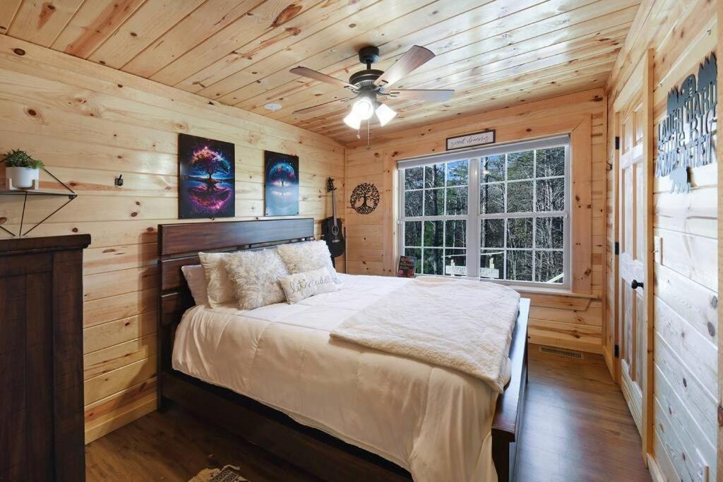 Enchanted Forest Cabin And Teepee! Lights & Laser Show! Private Hot Tub! Unique Stay! Sevierville Eksteriør bilde